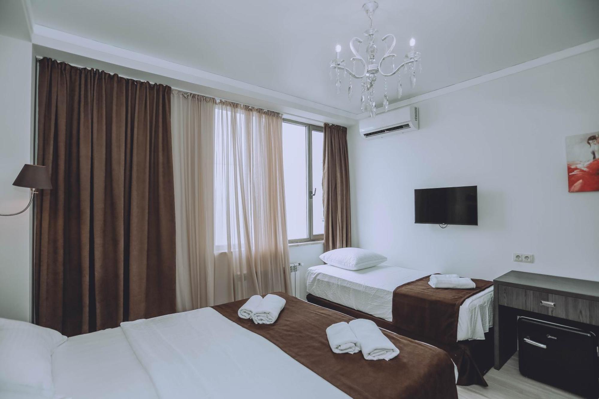 Royal Medis Hotel Batumi Exterior foto