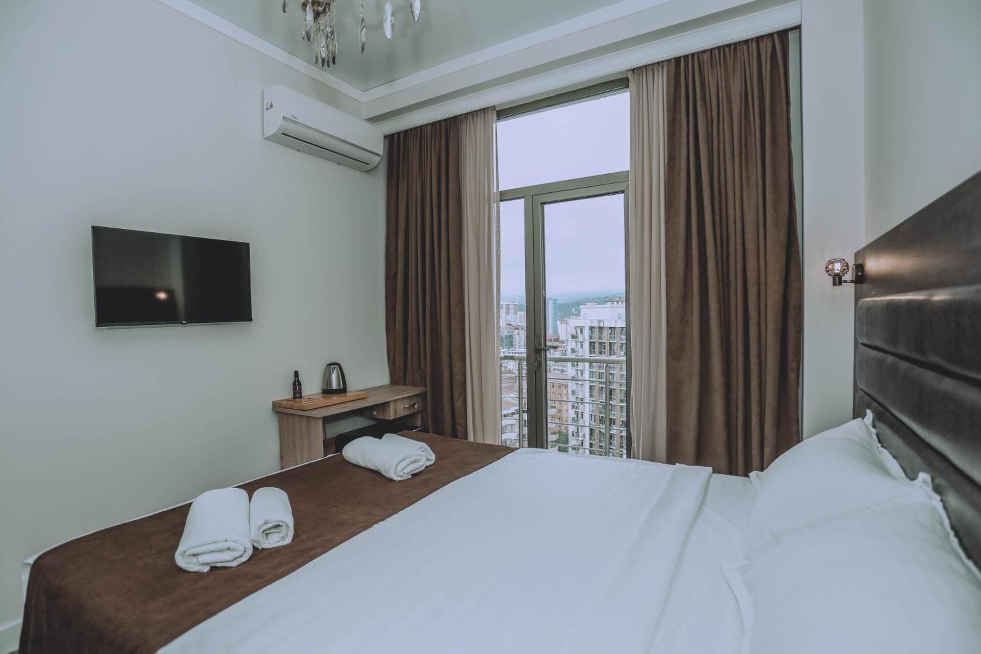 Royal Medis Hotel Batumi Exterior foto